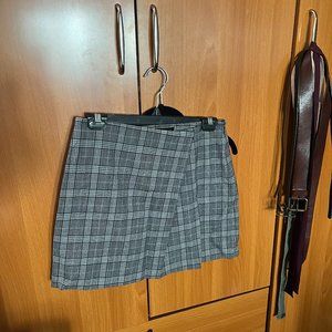 Banana Republic Checkered Mini Skirt Size 4 PETITE Wool Blend Lined